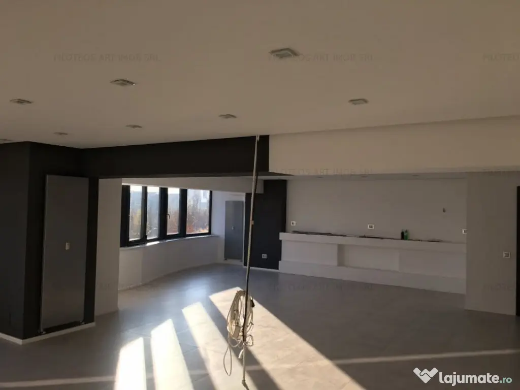 OCAZIE apartament duplex spațios 6 camere, B-dul Unirii,...