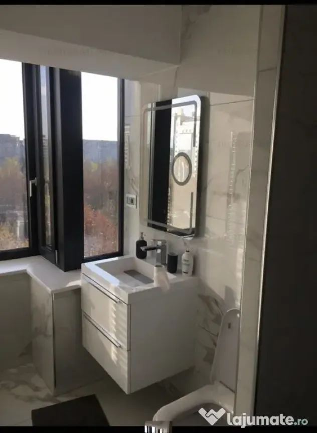 OCAZIE apartament duplex spațios 6 camere, B-dul Unirii,...