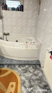 Casă P+E+M + corp secundar , 240 mp teren , 2 garaje , Metr 