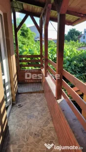 Casă P+E+M + corp secundar , 240 mp teren , 2 garaje , Metr 