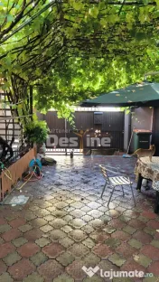 Casă P+E+M + corp secundar , 240 mp teren , 2 garaje , Metr 