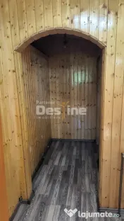 Casă P+E+M + corp secundar , 240 mp teren , 2 garaje , Metr 
