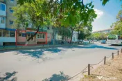 Spațiu comercial de închiriat, cu vad stradal intens pe... 