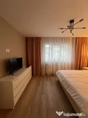 Apartament Cu 2 Camere Semidecomandate Zona George Enescu