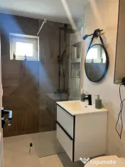 Apartament Cu 2 Camere Semidecomandate Zona George Enescu