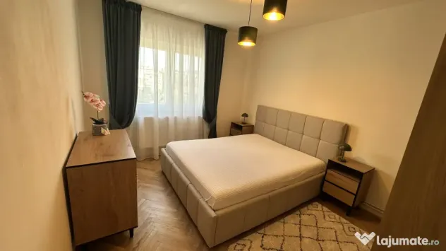 Apartament 3 camere / B-dul Dacia / vizavi de Hotel Rusca