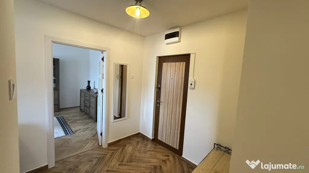 Apartament 3 camere / B-dul Dacia / vizavi de Hotel Rusca
