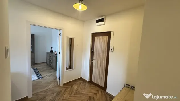 Apartament 3 camere / B-dul Dacia / vizavi de Hotel Rusca