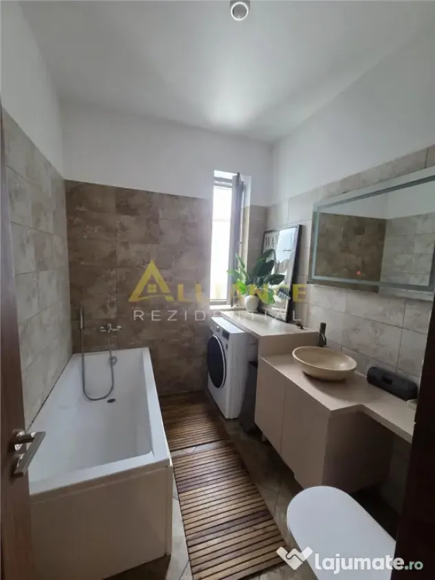 Apartament 3camere decomandat mobilat si utilat loc de parca