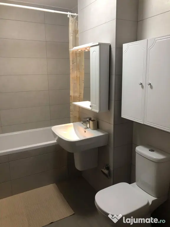 Închiriez garsonieră Lujerului ”21 Residence” cu spații de depozitare generoase.