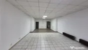 Spatiu comercial cu vitrine mari - Semicentral 