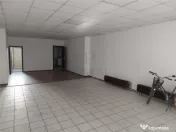 Spatiu comercial cu vitrine mari - Semicentral 