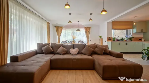 Casă modernă premium de închiriat,4 camere,Curte gener...