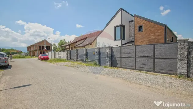 Casă modernă premium de închiriat,4 camere,Curte gener...