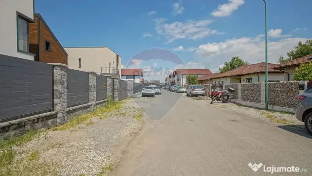 Casă modernă premium de închiriat,4 camere,Curte gener...