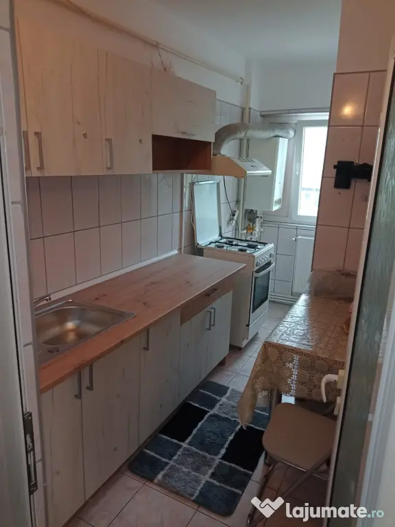 Închiriez garsoniera cf1