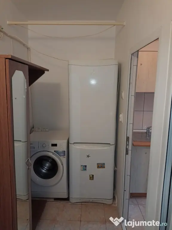 Închiriez garsoniera cf1