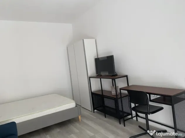 Proprietar garsoniera Exigent Plaza Residence