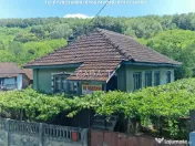 Casa situata în orasul Târgu-Carbunesti , Sat Ștefăneșt 