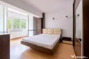 Apartament cu 3 situat pe strada Mircea cel Bătrân
