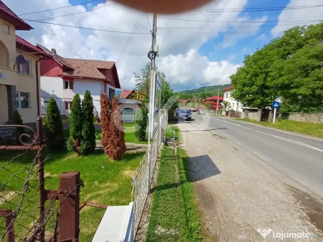 ????Proprietate Submontană cu Potențial deosebit: Casă ș