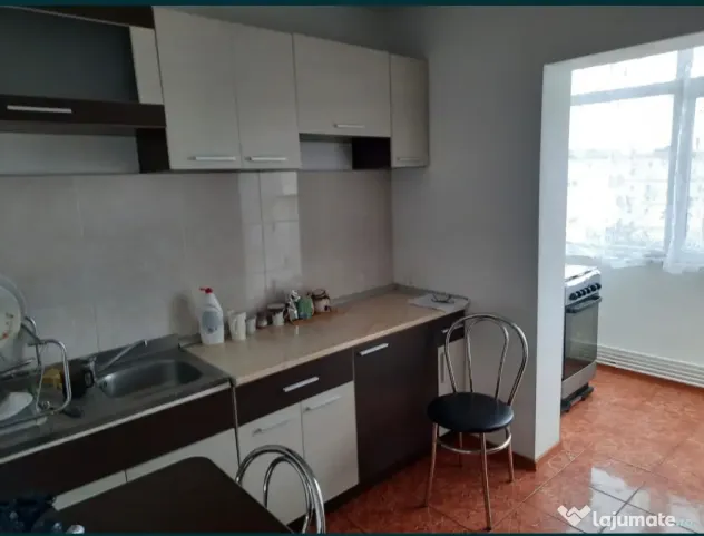 Inchiriez apartament 3 camere cartier Dorobanti 2.Buzau