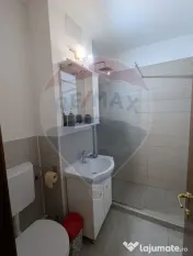 Apartament cu 2 camere de închiriat în zona P-ta Sfanta... 