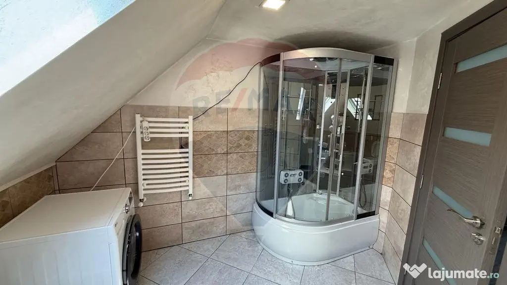 Casă / Vilă cu 5 camere Crâng Vânători