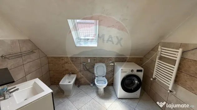 Casă / Vilă cu 5 camere Crâng Vânători