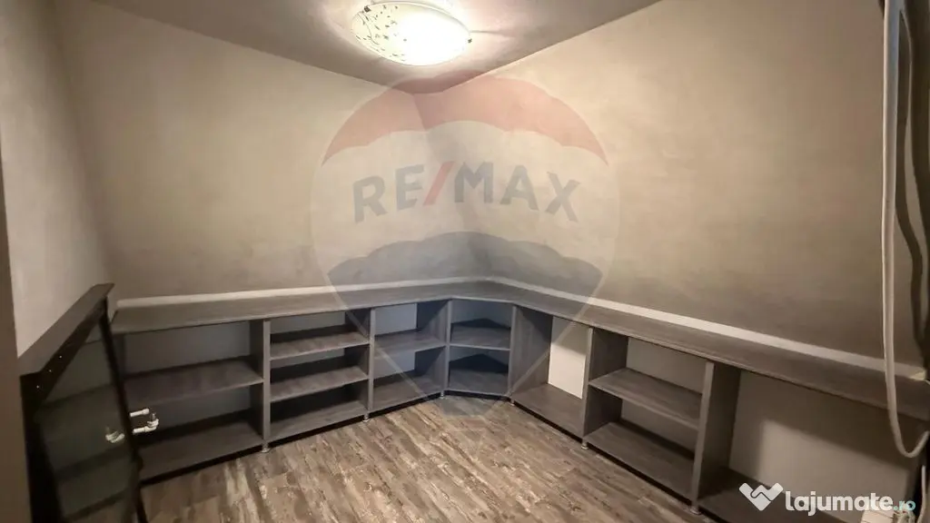 Casă / Vilă cu 5 camere Crâng Vânători