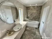 Se inchiriaza o casa superba cu 4 camere si 2 bai Sibiu zona 