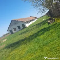 Vând grajd  pentru  creșterea  animalelor  sau  depozitare