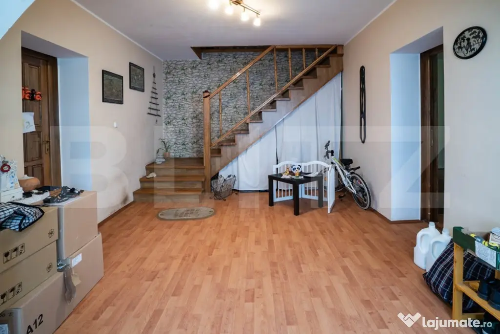 Casă P+1 cu garaj și grădină | La câteva minute de cent