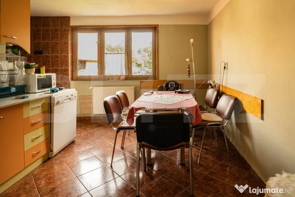 Casă P+1 cu garaj și grădină | La câteva minute de cent