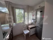 Apartament cu 3 camere, decomandat, centrala si AC, zona Hel 