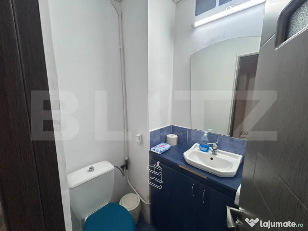 Apartament cu 3 camere, decomandat, centrala si AC, zona Hel