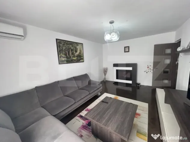 Apartament cu 3 camere, decomandat, centrala si AC, zona Hel