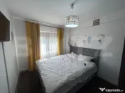Apartament cu 3 camere, decomandat, centrala si AC, zona Hel 