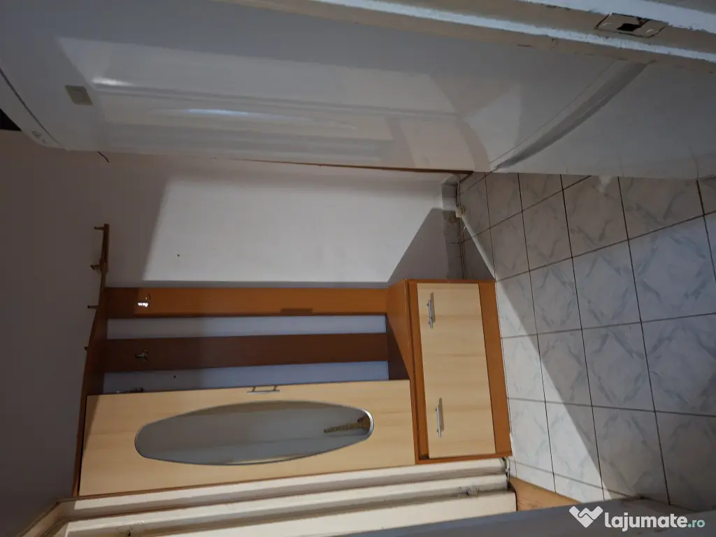 Inchiriez apartament 2 camere