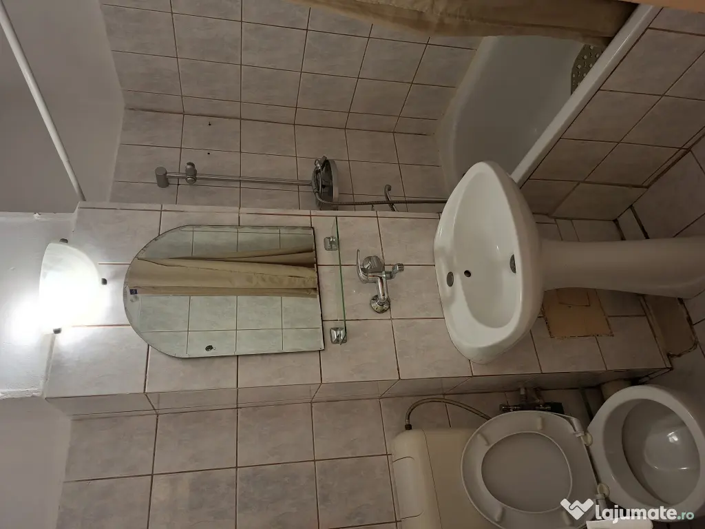 Inchiriez apartament 2 camere