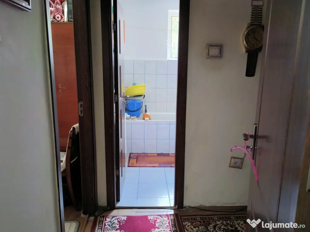 Apartament 3 camere , etaj 1 , semidecomandat , Casa Stiintei ( SUPECO )