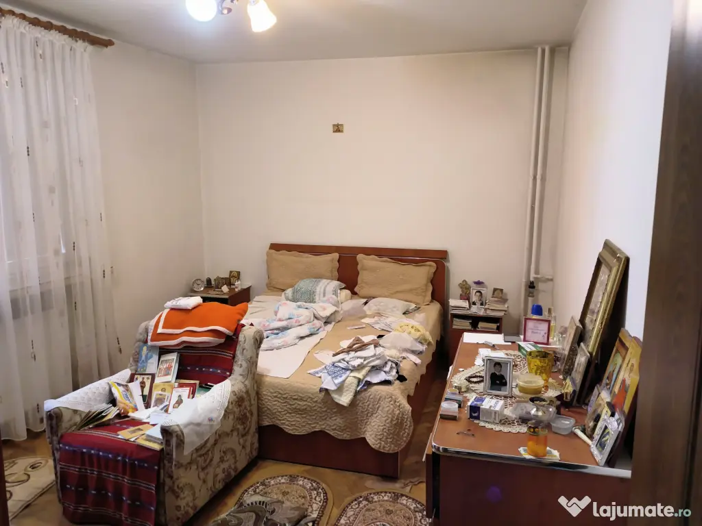 Apartament 3 camere , etaj 1 , semidecomandat , Casa Stiintei ( SUPECO )