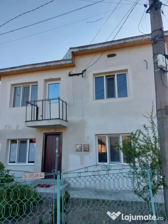 Vând casă la preț de apartment