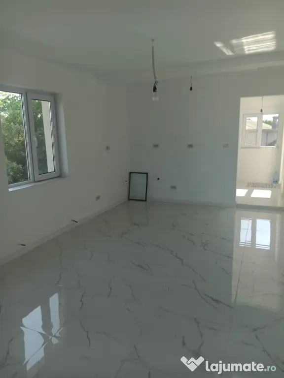 Vând casă la preț de apartment