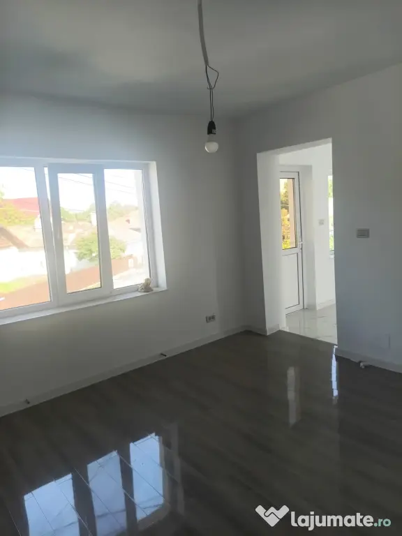 Vând casă la preț de apartment