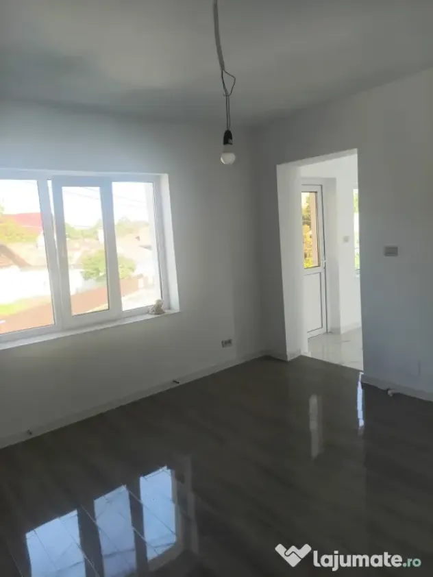 Vând casă la preț de apartment