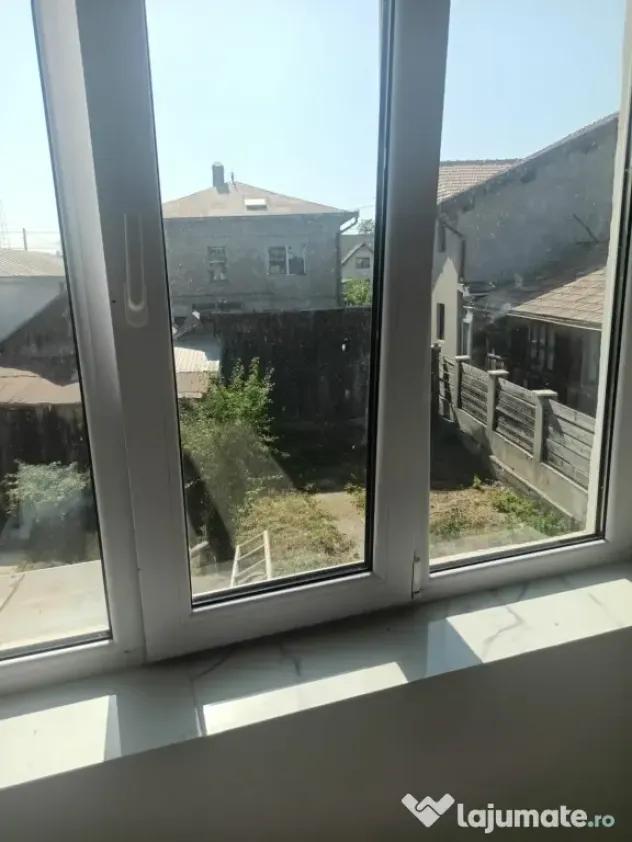 Vând casă la preț de apartment