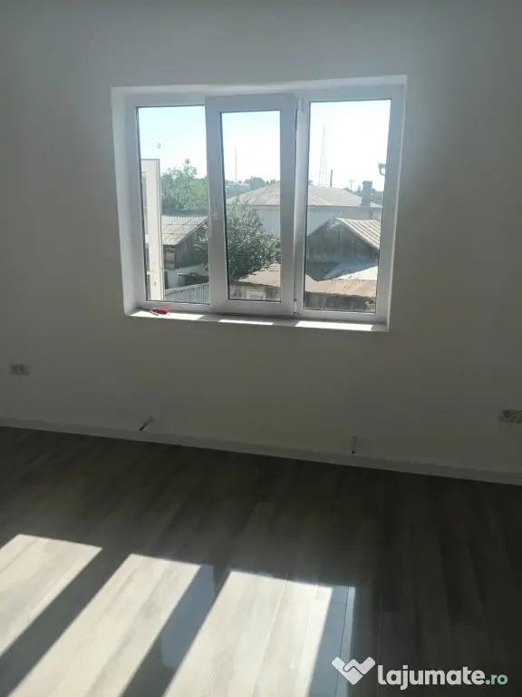 Vând casă la preț de apartment