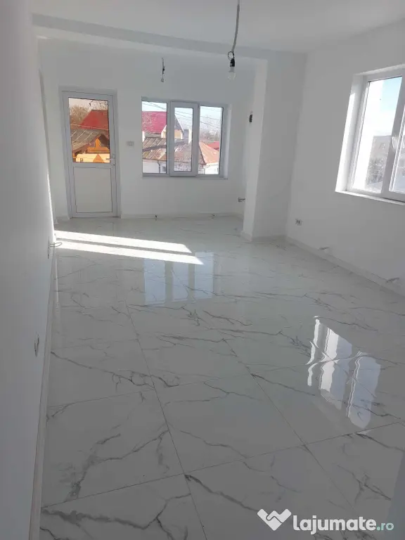 Vând casă la preț de apartment