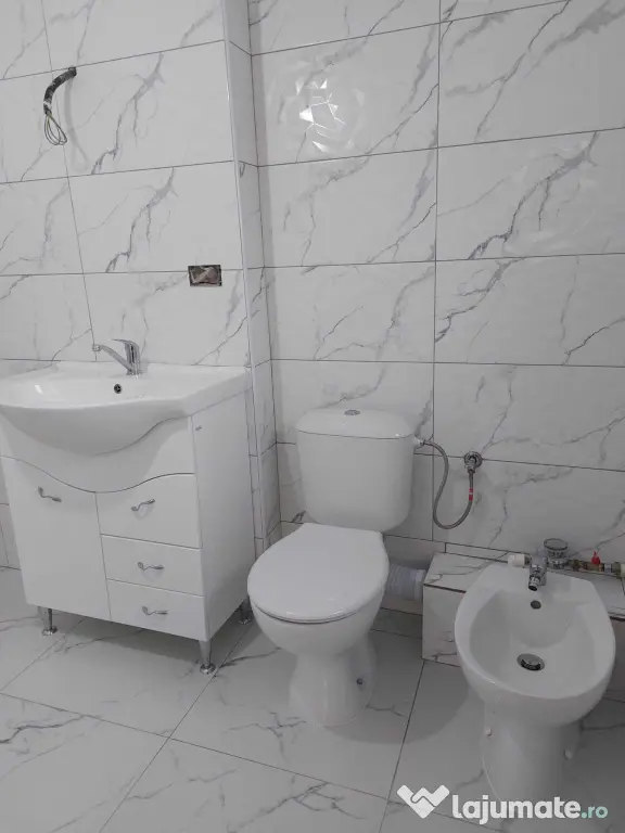 Vând casă la preț de apartment